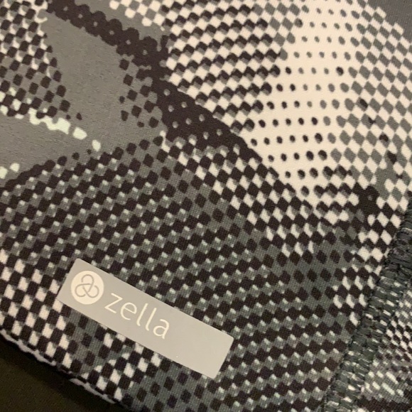 Zella Studio Lite - Picture 8 of 8